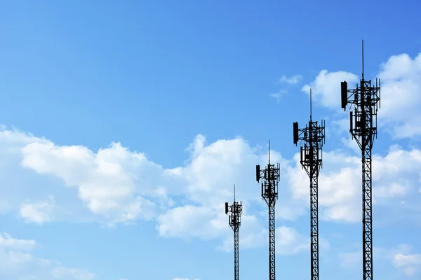 Antena de telefone silhueta — Fotografia de Stock