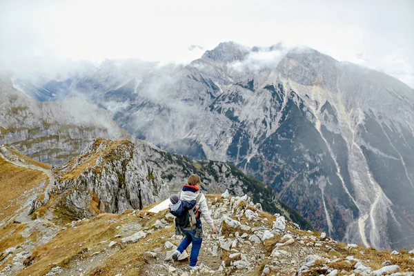 En la cima de las montañas Karwendel — Foto de Stock