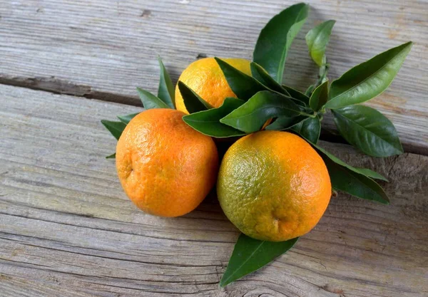 Mandarini Freschi Sul Tavolo Legno Contesto Alimentare — Foto Stock