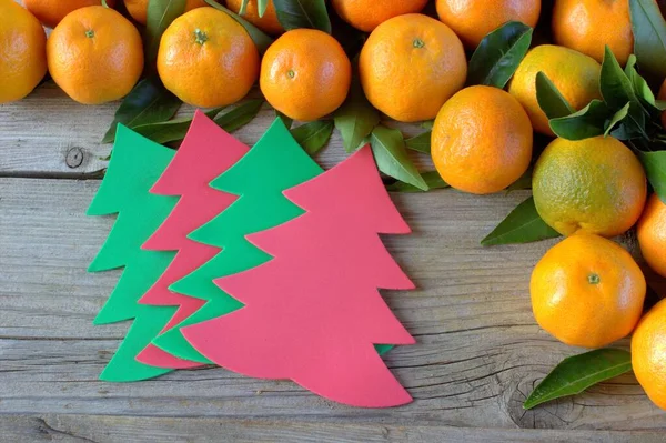 Fundo Ano Novo Tangerinas Frescas Árvores Ano Novo Mesa Madeira — Fotografia de Stock