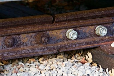 Eski paslı ve yeni fındık demiryolu ile görüntü