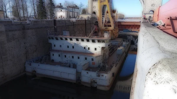 Nehir manzaraları ve Volga 'da yön bulma başlangıcı