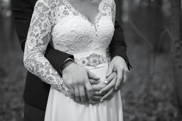 Düğün kaç sarılma, siyah ve beyaz fotoğraf