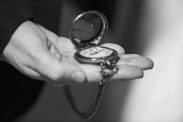 bir zincir siyah ve beyaz Vintage seyretmek