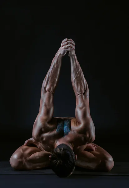 adam pratik yoga, studio fotoğraf
