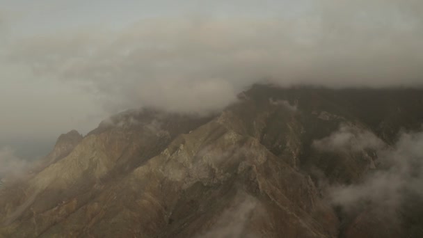 Эпические Зеленые Горы Окутанные Облаками Тенерифе Испания — стоковое видео