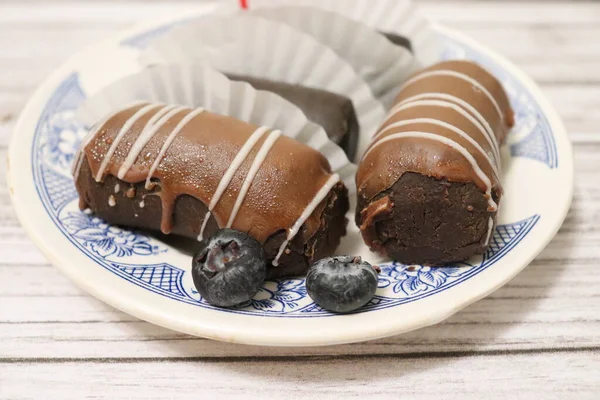 Chocolate Cakes Blueberries Plate Close — Stock Photo, Image