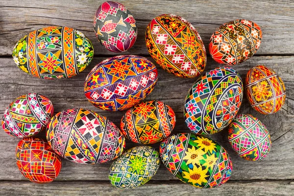 Easter eggs on the rusted board — Stock Photo, Image