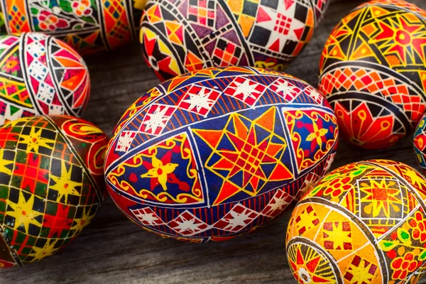 Easter eggs on the rusted board — Stock Photo, Image