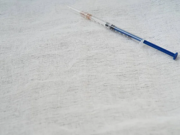 Vacunación Jeringa Sobre Fondo Blanco — Foto de Stock