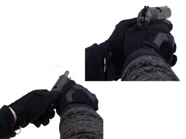 Eldivenli bir erkek polis tabancayı elinde tutuyor ve dolduruyor, fişek yolluyor. Fotoğraf beyaz bir arkaplanda izole edilmiş. Düzenleme veya yapıştırma için malzemeler.