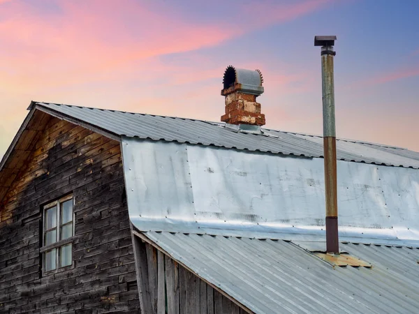 Old Wooden Garden House Bathhouse Roof Made Gray Metal Corrugated — Stock Photo, Image