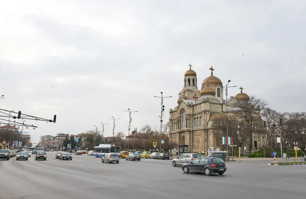 Varna, Bułgaria, 29.02.2016: Katedra Wniebowzięcia NMP - jeden z zabytków — Zdjęcie stockowe