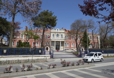 Edirne, Tukkey, 02.04.2016. Mağaza, otel, ulaşım ve ın Bazaarı Edirne insanlar kalabalık Caddesi görüntülemek