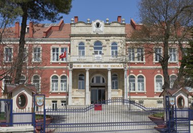 Edirne, Tukkey, 02.04.2016. Mağaza, otel, ulaşım ve ın Bazaarı Edirne insanlar kalabalık Caddesi görüntülemek
