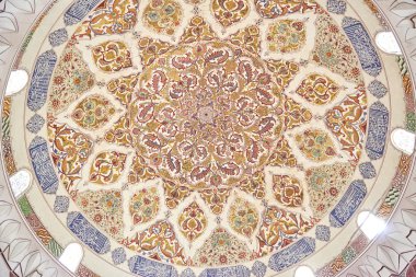 Edirne, Türkiye 02.04.2016: Geleneksel Türk resim Samii 1437-1447 Camii kubbe üzerinde 