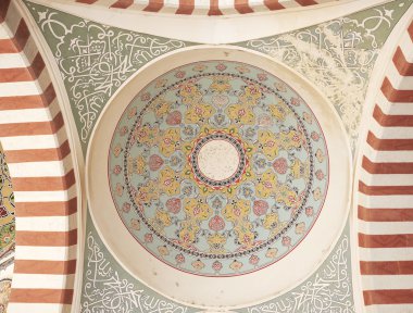 Edirne, Türkiye 02.04.2016: Geleneksel Türk resim Samii 1437-1447 Camii kubbe üzerinde 