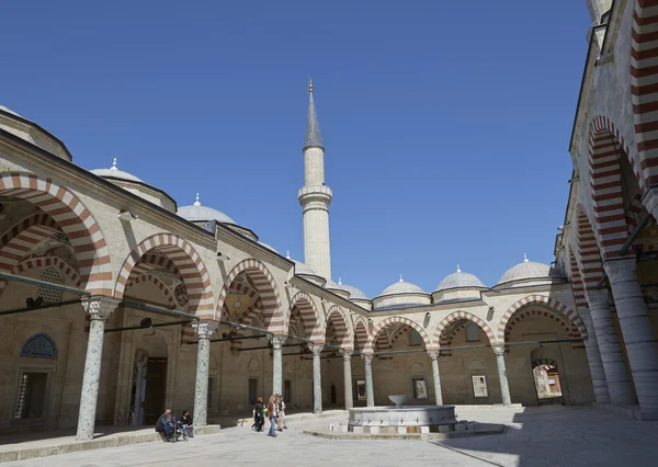 Edirne - Turkije - 02,04,2016: Edirne - Turkije, 02.04.201: de straten van de stad van Edirne in Turkije. — Stockfoto