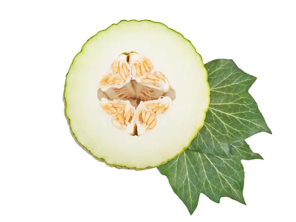 잘 익은 멜론 펠 라 드 Sapo 녹색 잎 백색 bac에 고립 — 스톡 사진