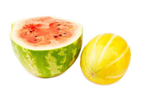 Mitad de sandía madura y fruta de melón aislada — Foto de Stock