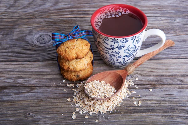 Oatmeal cookies tasty breakfast, cereal in spoon — Stock Photo, Image