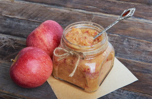 Applesauce smoothie with lemon and apple fruit — Stock Photo, Image