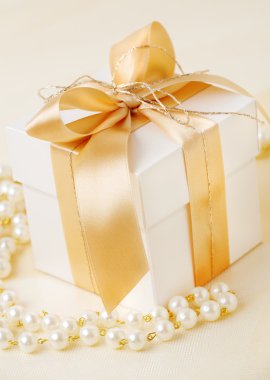 inci kolye hediye kutusu