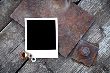 Karanlık grunge arka plan üzerinde anlık fotoğraf