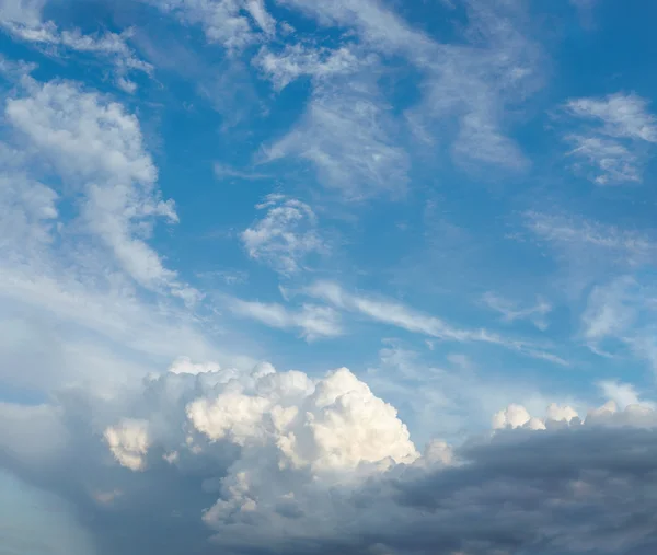 Céu azul fundo — Fotografia de Stock