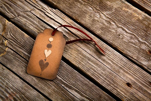 Etiqueta de regalo con formas de corazón — Foto de Stock