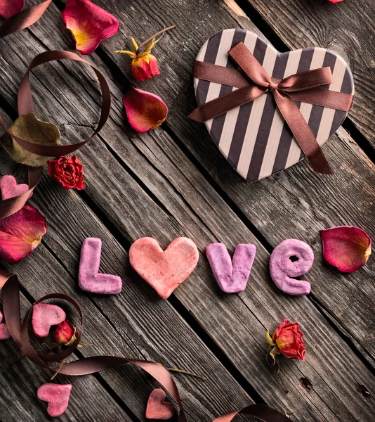 Word Love with gift box — Stock Photo, Image