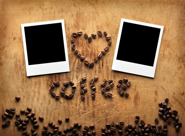 Sofortfotos mit Kaffeebohnen — Stockfoto