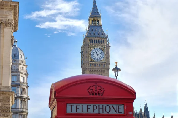 Typisk Röd Telefon Låda Gatorna London Med Stora Ben Hotande — Stockfoto