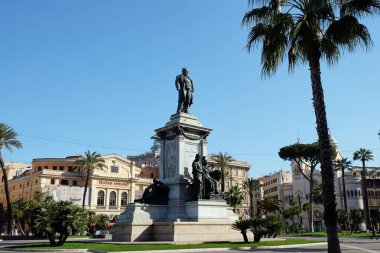 Piazza Cavour 'daki Camillo Benso Conte di Cavour anıtı, Roma, İtalya