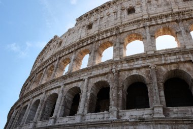 Roma Kolezyumu cephesi