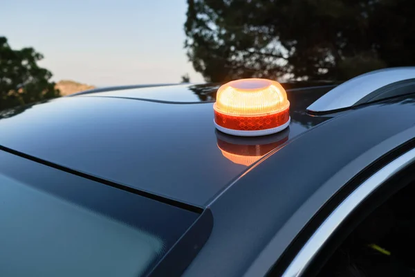 Emergency light for damaged vehicles (luminous beacon V16) .help flash, dgt, mandatory to replace by triangles.