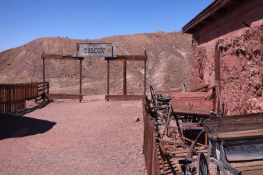 Calico hayalet kasabası ve Mojave Çölü 'ndeki eski maden kasabası, Güney Kaliforniya, ABD.
