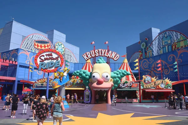 Los Angeles, Kaliforniya, ABD 11 / 09 / 2018: Krustyland The Simpsons Ride in Universal Studios