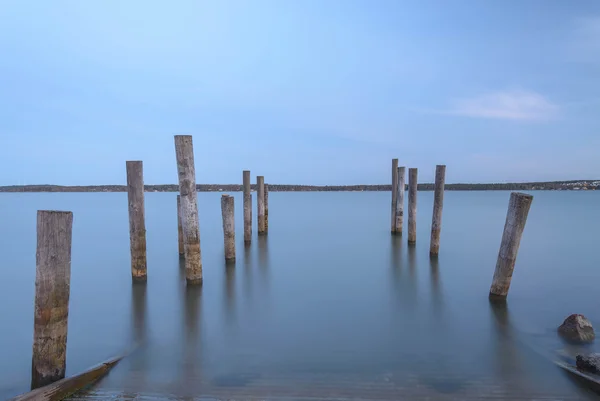 Aland zonsondergang weerspiegeling in het water — Stockfoto