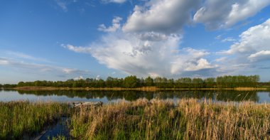 su yatay, gökyüzü