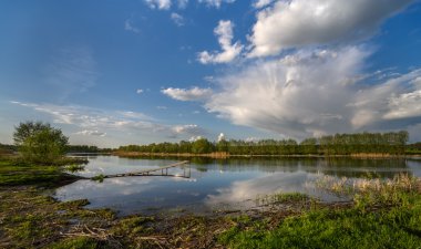 su yatay, gökyüzü
