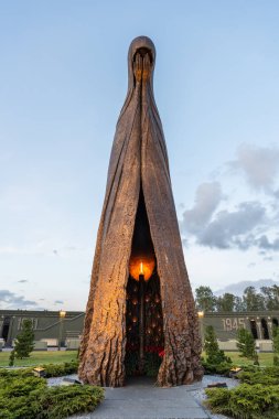 Rus Silahlı Kuvvetleri Tapınağı. Zafere giden 1418 adım müzesi. Yas tutan anne..