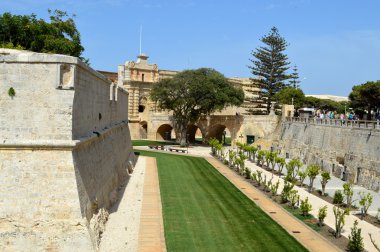 Rabat sur ve duvar malta