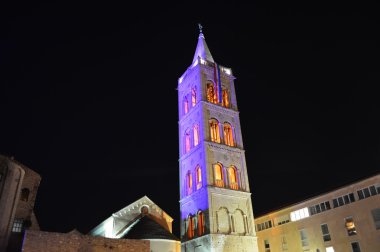 Zadar Anastasia katedralde gece çan kulesi
