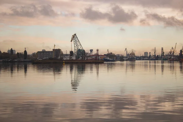 Kranen Rivier Stad Kaliningrad Tegen Roze Lucht — Stockfoto