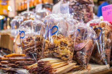 Pattaya Tayland yakınlarındaki Naklua 'da deniz ürünleri pazarı