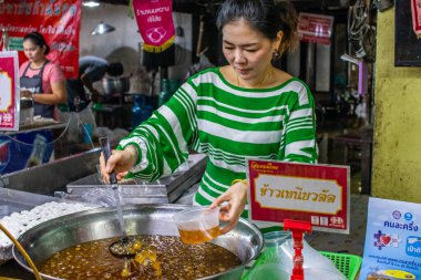 Nakhon Pathom yakınlarındaki Doi Wai pazarında.