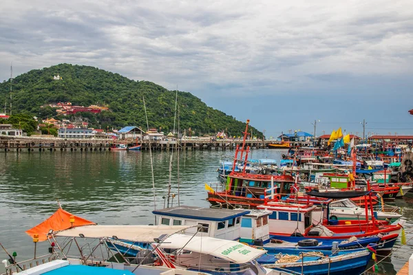 Koh Sichang limanı. Chonburi Tayland Asya bölgesi.