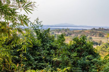 Si Racha Tayland ve Asya 'daki Wat Khao Tabak çevresindeki manzara