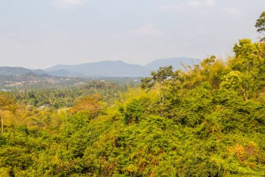 Si Racha Tayland ve Asya 'daki Wat Khao Tabak çevresindeki manzara